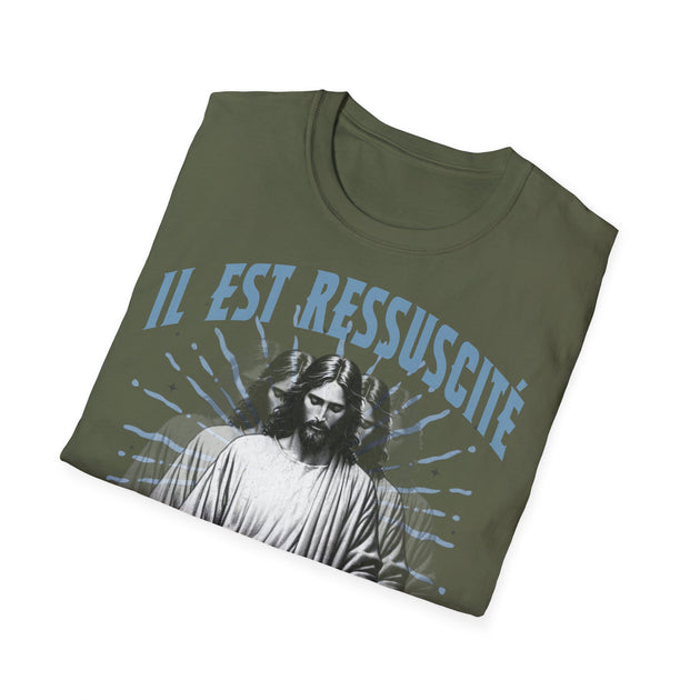 T-shirt vert olive pour homme avec l'inscription Il est ressuscité et une illustration de Jésus.
