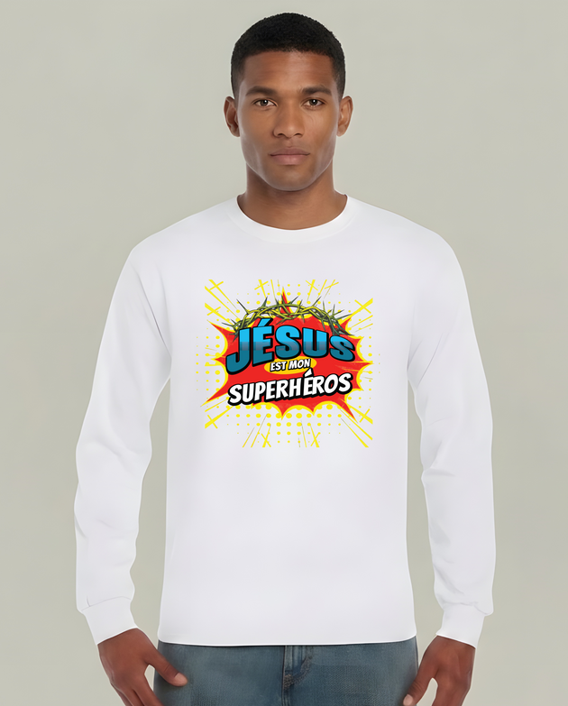 T-shirt blanc manches longues homme avec motif BD Jésus est mon Superhéros et couronne d'épines.