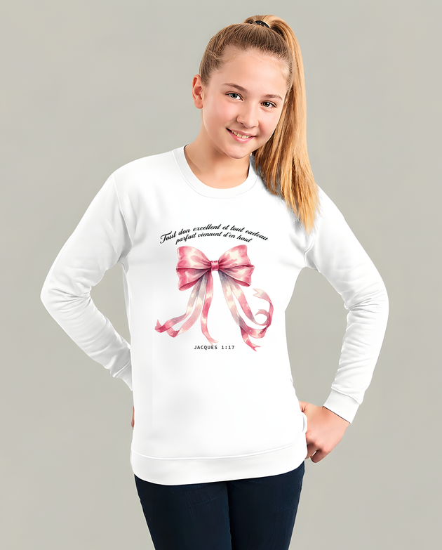 Sweat blanc enfant avec nœud aquarelle rose et verset biblique Jacques 1:17 en français.