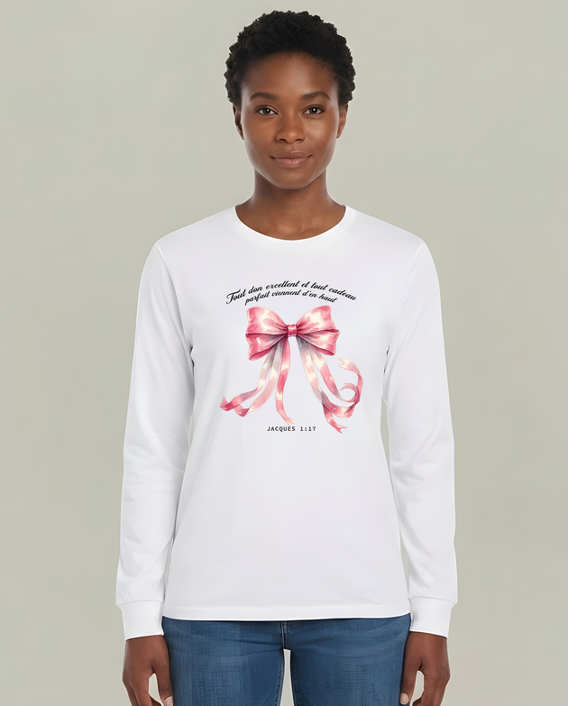 T-shirt blanc manches longues femme avec nœud aquarelle rose et verset biblique Jacques 1:17.