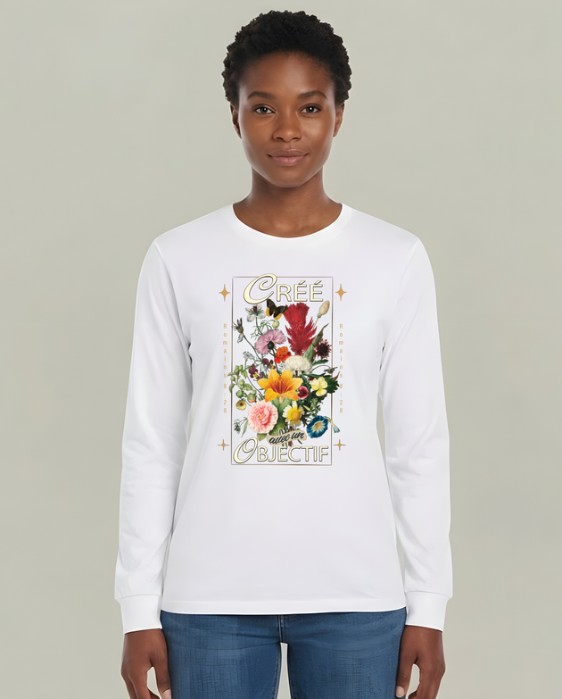 T-shirt blanc à manches longues pour femme avec bouquet floral vintage et texte chrétien.