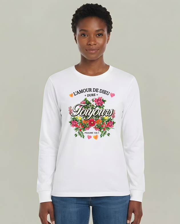 T-shirt blanc manches longues femme avec motif floral et texte L'amour de Dieu dure toujours.