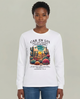 T-shirt blanc manches longues femme avec paysage de désert et verset biblique Colossiens 1:16,17.