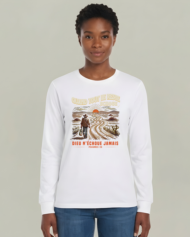 T-shirt blanc à manches longues pour femme avec illustration chrétienne et texte en français.