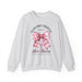 Sweat-shirt gris chiné avec un nœud rose à carreaux et le texte religieux Mais Dieu Prouve Son Amour.