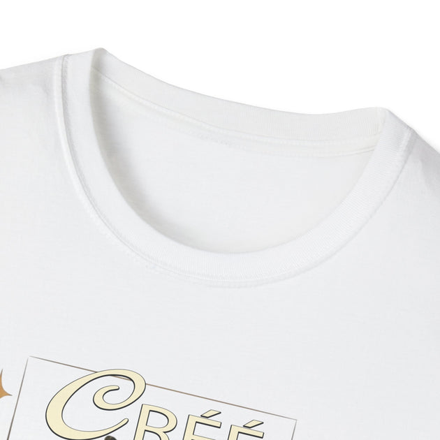 T-shirt blanc pour femme avec un col rond côtelé et une inscription imprimée sur la poitrine.