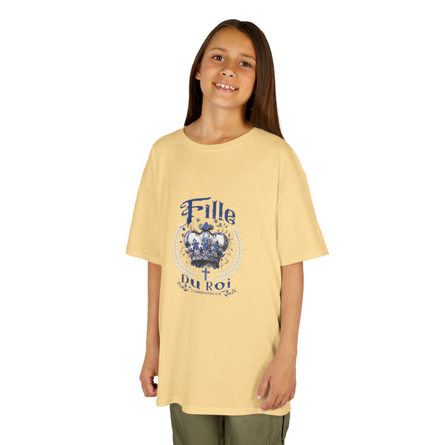 T-shirt enfant jaune Fille du Roi avec couronne bleue et verset biblique 2 Corinthiens 6:18.