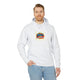 Sweat à capuche blanc pour homme avec logo 'Jésus est mon Superhéros' et jean bleu.