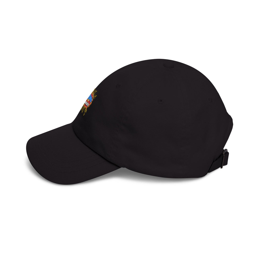 Casquette noire en coton avec un écusson brodé coloré sur le côté.