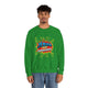 Un homme porte un sweatshirt vert avec l'inscription Jésus est mon superhéros en style comics.