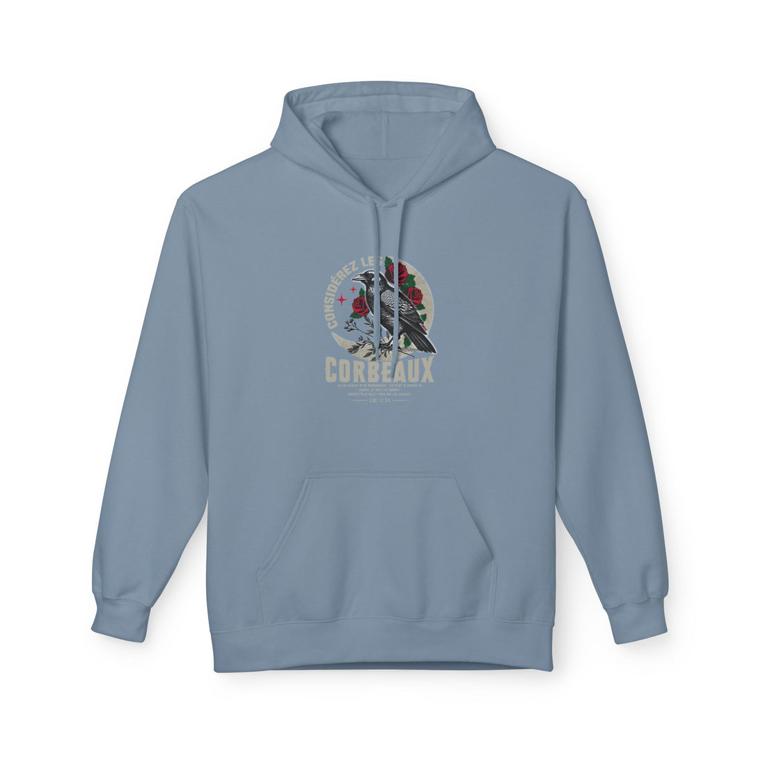 Sweat à capuche bleu ciel avec une illustration de corbeau et de roses sur la poitrine.