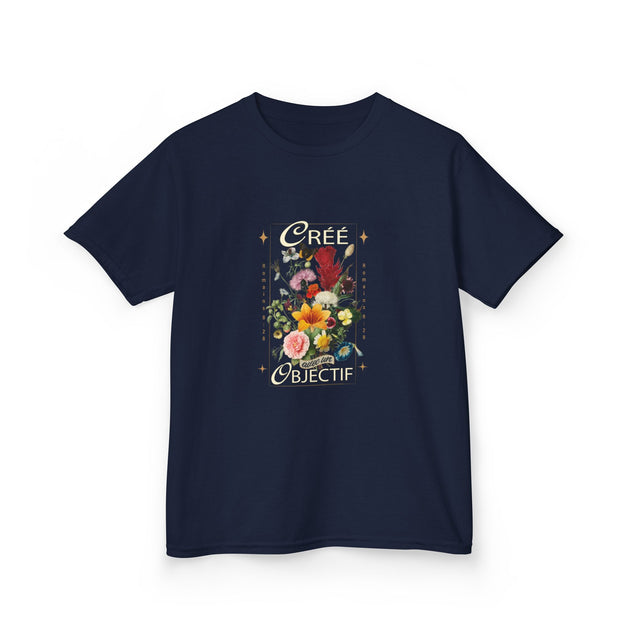 T-shirt bleu marine pour enfant avec un motif floral central et l'inscription Créé avec un objectif.