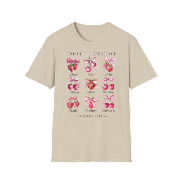 T-shirt beige pour femme orné d'illustrations aquarelles de fruits et de rubans roses.