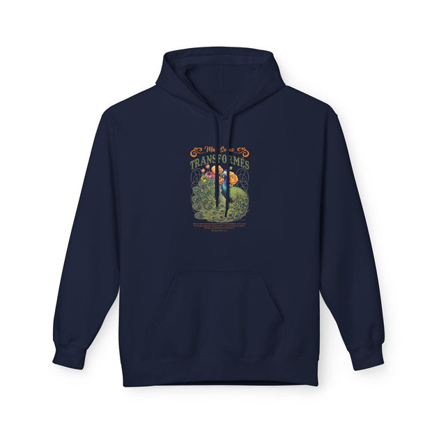 Sweat à capuche bleu marine avec un motif de paon et une inscription religieuse sur la poitrine.