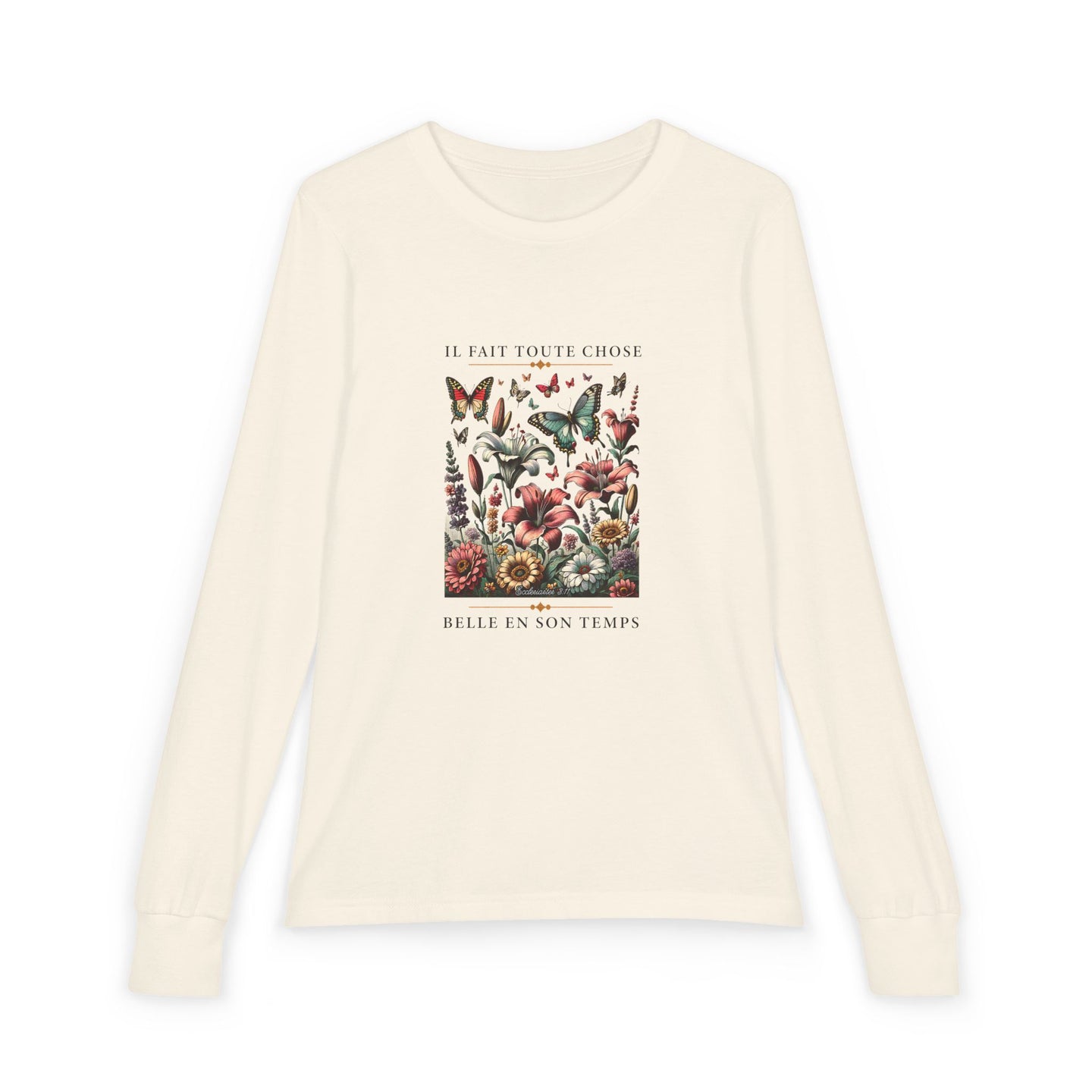 T-shirt à manches longues beige pour enfant avec une illustration florale et des papillons.