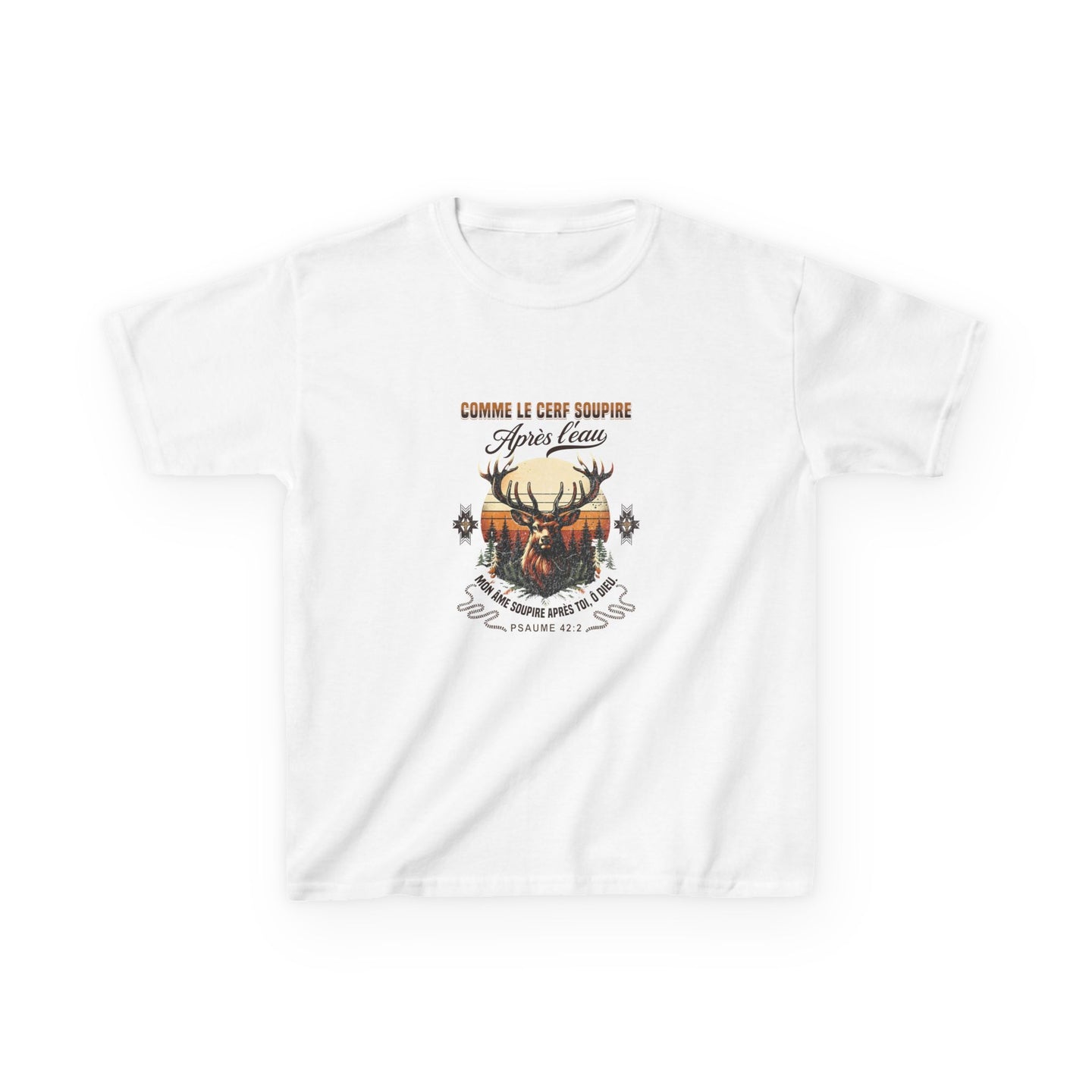 T-shirt blanc pour enfant avec une illustration de cerf et le texte biblique Psaume 42:2.