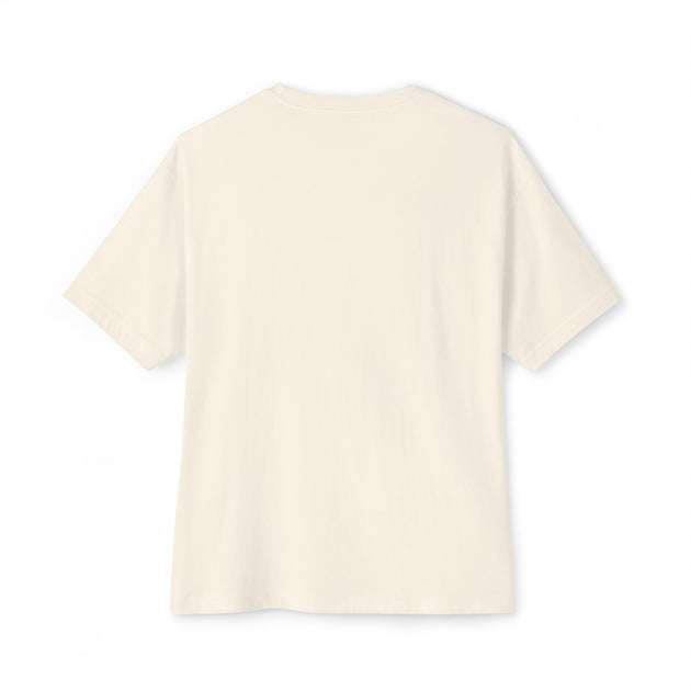 T-shirt oversize beige à coupe décontractée avec des épaules tombantes, vu de dos.