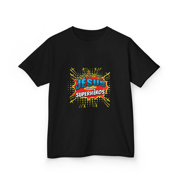 T-shirt noir pour enfant avec une illustration colorée de style bande dessinée et le texte Jésus est mon superhéros.