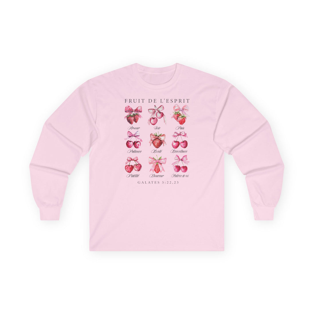T-shirt rose à manches longues avec une illustration de fruits et le texte Fruit de l'Esprit.