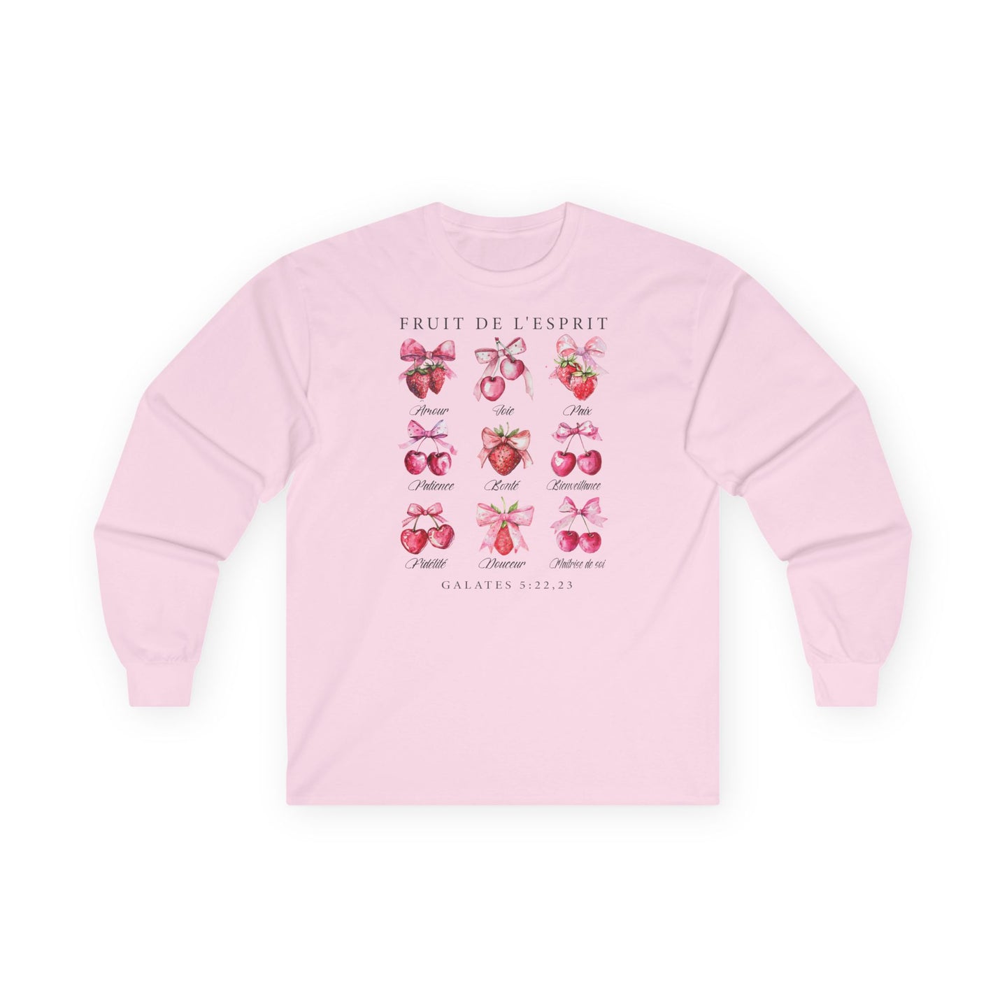 T-shirt rose à manches longues avec une illustration de fruits et le texte Fruit de l'Esprit.