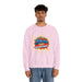 Un homme porte un sweatshirt rose avec l'inscription Jésus est mon superhéros en style comics.