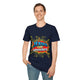 Un homme porte un t-shirt bleu marine avec l'inscription Jésus est mon superhéros en style BD.