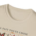 T-shirt beige pour femme orné d'un motif de papillons et de l'inscription Il fait toute chose.