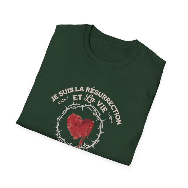 T-shirt vert foncé pour femme avec un cœur rouge entouré d'une couronne d'épines imprimé.