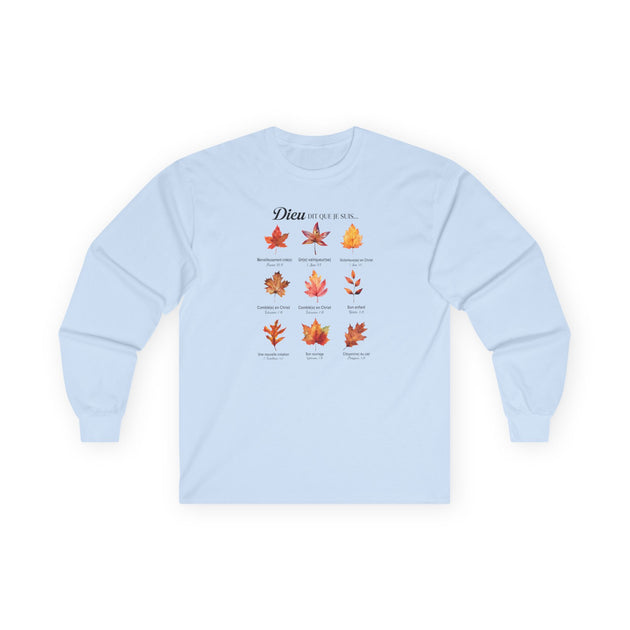T-shirt bleu clair à manches longues avec des illustrations de feuilles et des textes religieux.