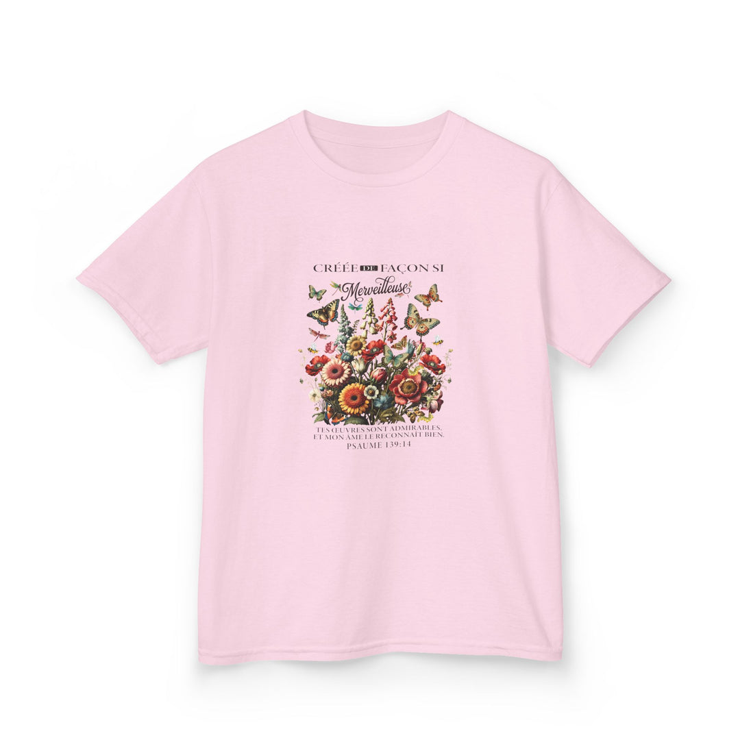 T-shirt rose pour enfant avec un imprimé floral vintage et une inscription religieuse.