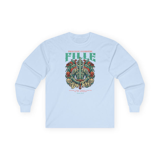 T-shirt bleu clair à manches longues avec une illustration de chevalier et un texte religieux.
