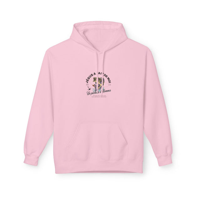 Sweat à capuche rose pour femme avec une illustration de poisson et un texte religieux.