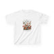 T-shirt blanc pour enfant orné d'un motif floral vintage avec des papillons et un texte religieux.