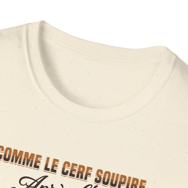 T-shirt femme beige chiné avec l'inscription Comme le cerf soupire imprimée sur le devant.