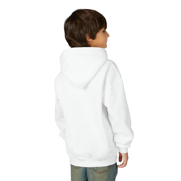 Un enfant porte un sweat à capuche blanc uni vu de dos.