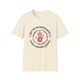 T-shirt beige en coton avec une impression religieuse rouge et noire centrée sur la poitrine.