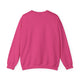 Sweat-shirt à col rond pour homme de couleur rose vif, présenté de dos sur un fond blanc.