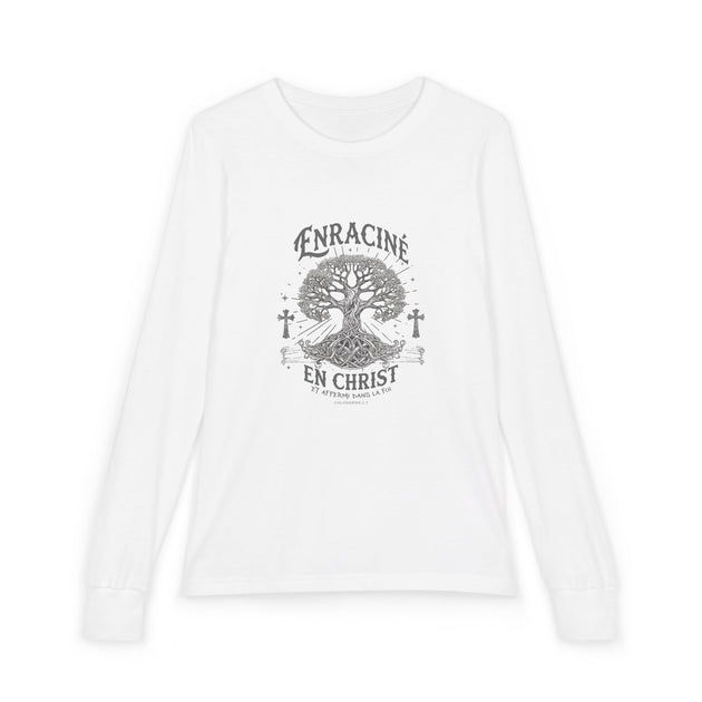 T-shirt blanc à manches longues pour enfant avec un motif d'arbre et le texte Enraciné en Christ.
