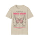 T-shirt beige pour homme avec un papillon et le texte biblique 2 Corinthiens 5:17.