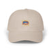 Casquette beige en coton avec un écusson brodé coloré Jesus est mon Superhéros sur le devant.