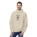 Un homme porte un sweat à capuche beige avec une illustration florale et le texte Magnifiquement Brisé.