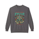 Sweat-shirt gris foncé pour femme avec une illustration de chevalier et un texte religieux.
