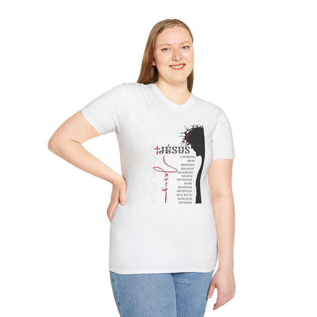 T-shirt gris pour femme avec design Jésus, couronne d'épines et texte de foi en français.