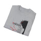 T-shirt gris pour femme avec une illustration de Jésus et des inscriptions religieuses en français.