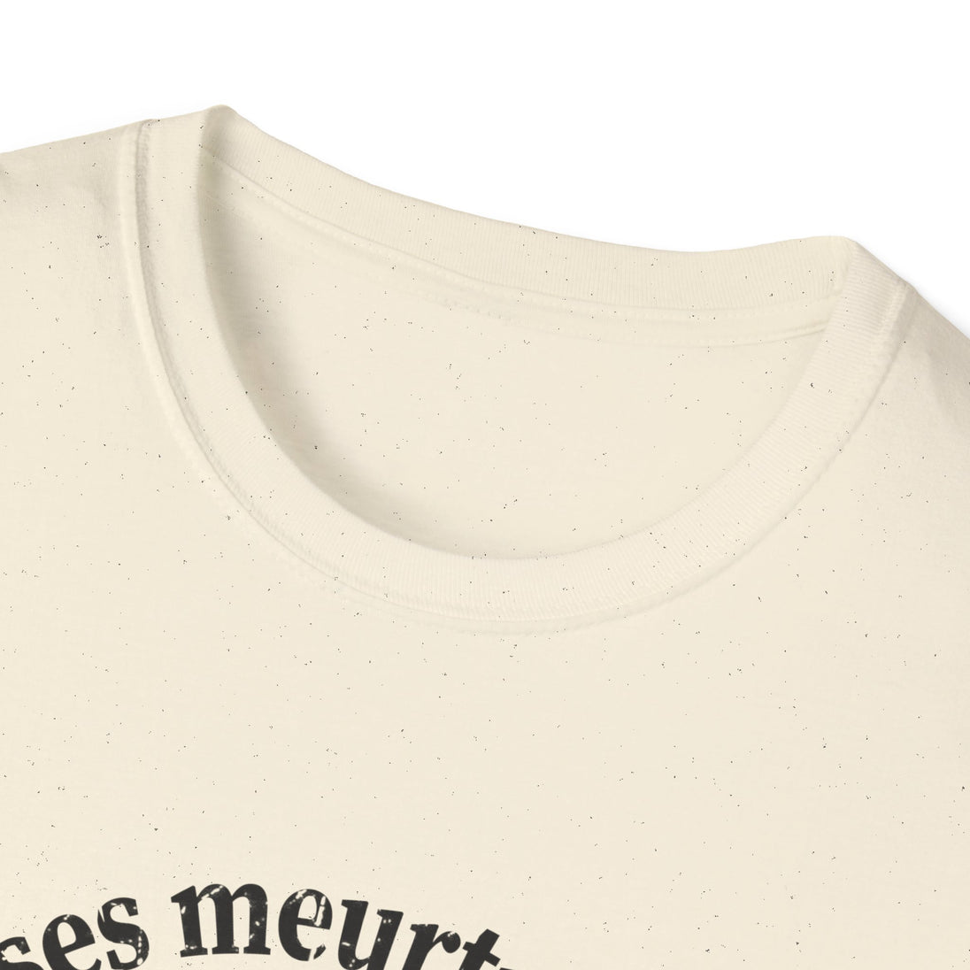 T-shirt femme en coton chiné crème avec une inscription noire sur le bas.