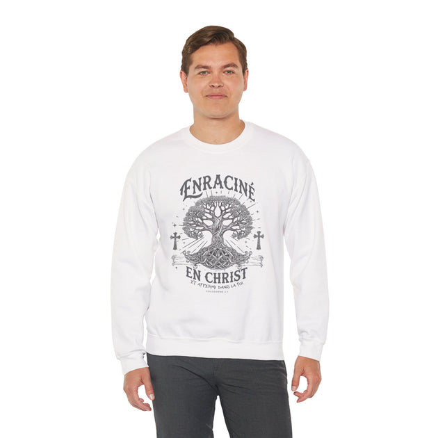 Sweatshirt blanc pour homme avec motif d'arbre et texte Enraciné en Christ.