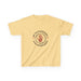 T-shirt jaune pour enfant avec une impression religieuse représentant une main et des épines.