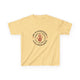 T-shirt jaune pour enfant avec une impression religieuse représentant une main et des épines.