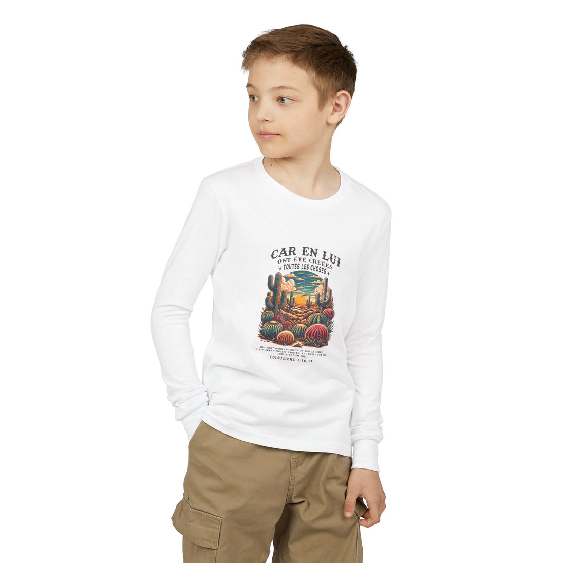 T-shirt blanc manches longues enfant avec illustration désert et verset Colossiens 1:16-17.