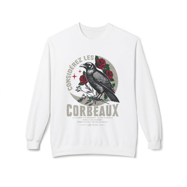 Sweat-shirt blanc pour femme avec une illustration de corbeau, de roses et un texte biblique.